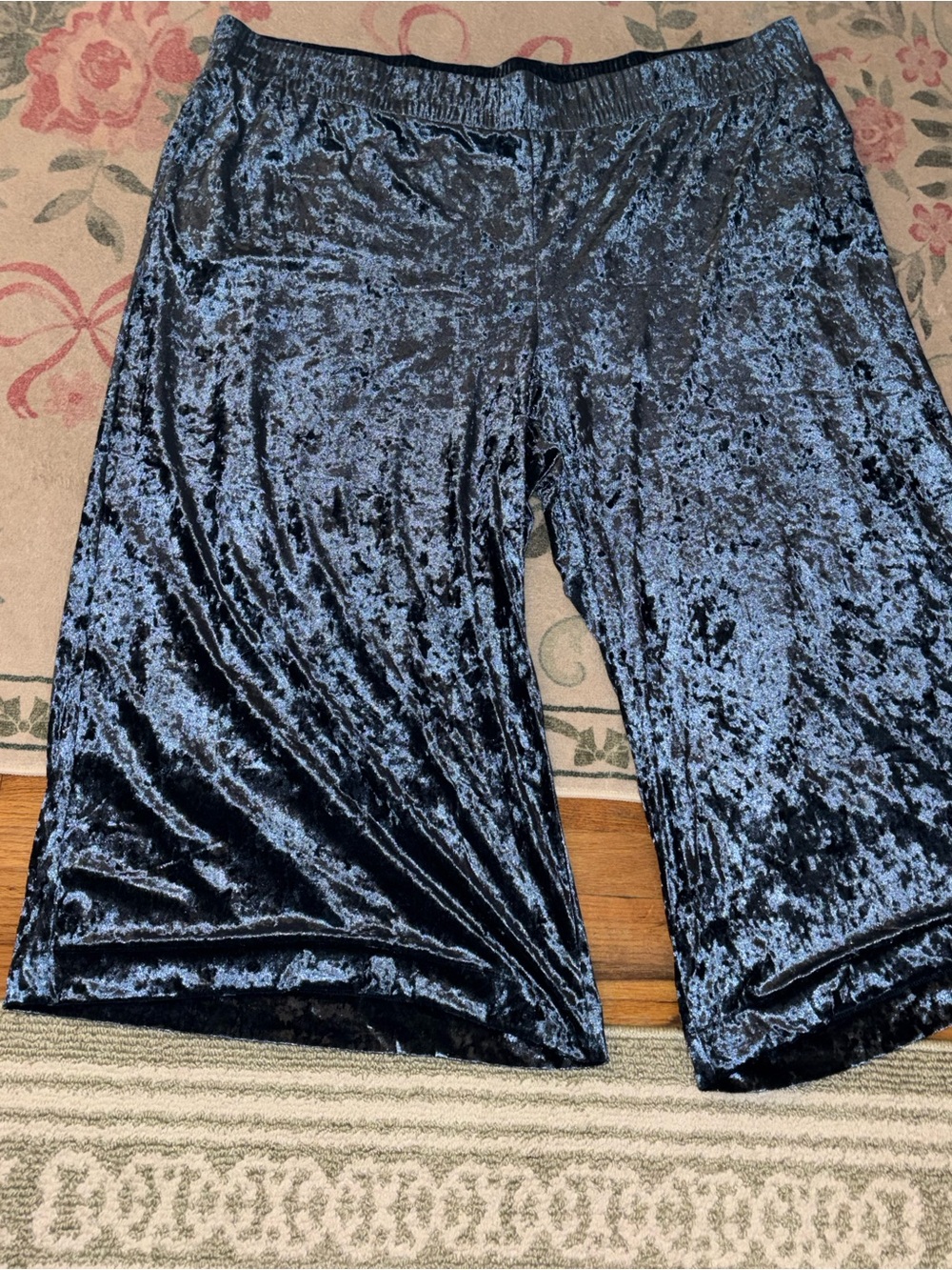 Velvet Wide-Leg blue capris